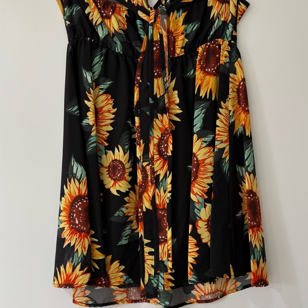 SHEIN Black Sunflower Print Halter Dress